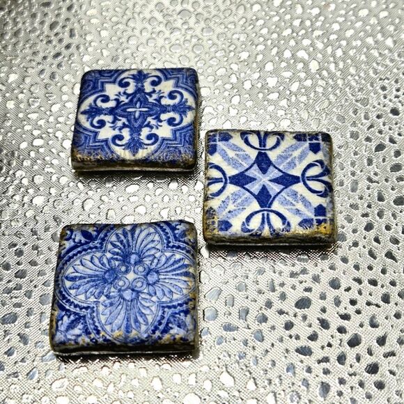"5/$25" Set Of 3 Handmade Clay Chinoiseri Art Blue & White Square Fridge Magnets - Picture 1 of 6